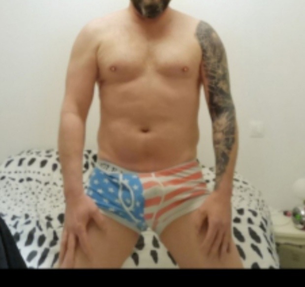 Nickolas - Site de rencontre gay à Rabius Profil de Nickolas, 33 ans, Site de rencontre gay à Rabius (Grisons)
