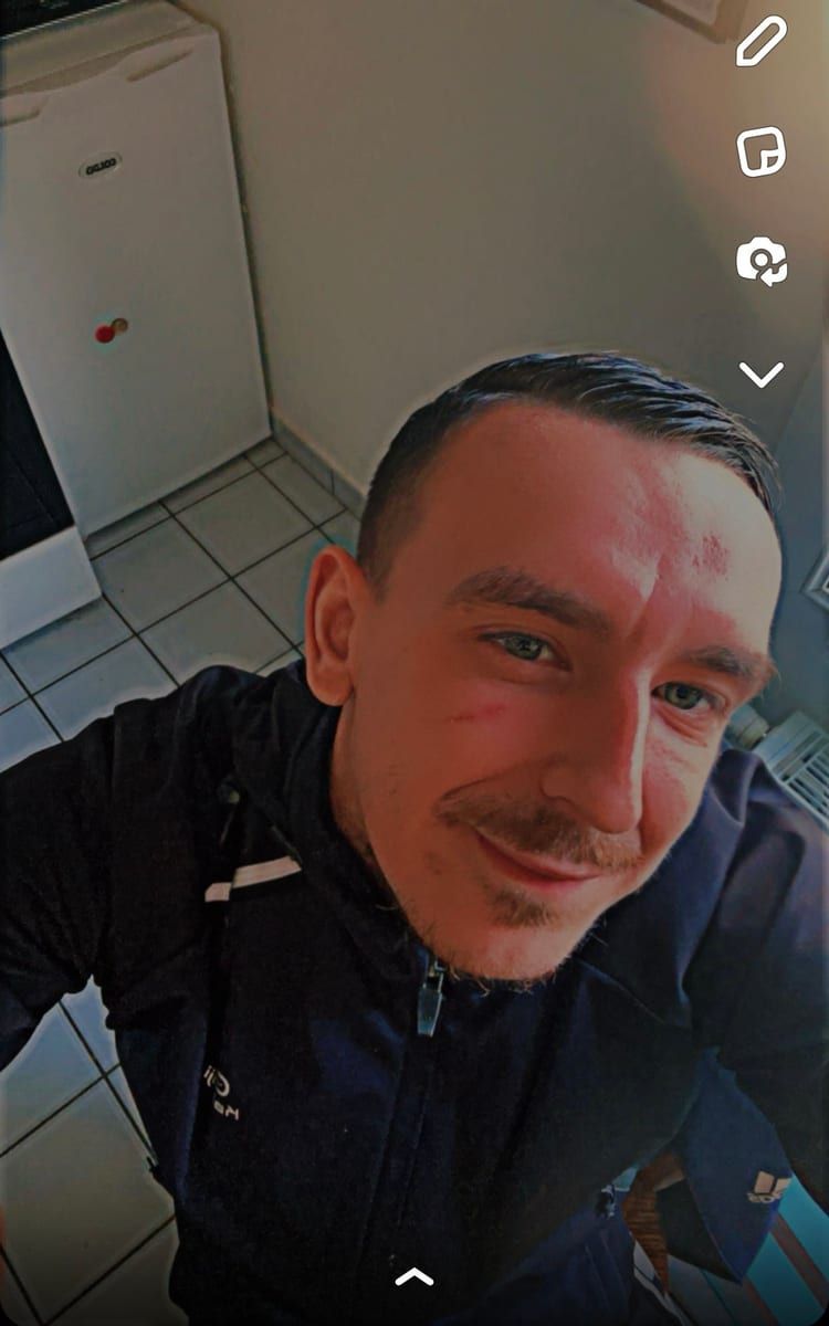 Gérard - Site de rencontre gay à Valendas Profil de Gérard, 28 ans, Site de rencontre gay à Valendas (Grisons)