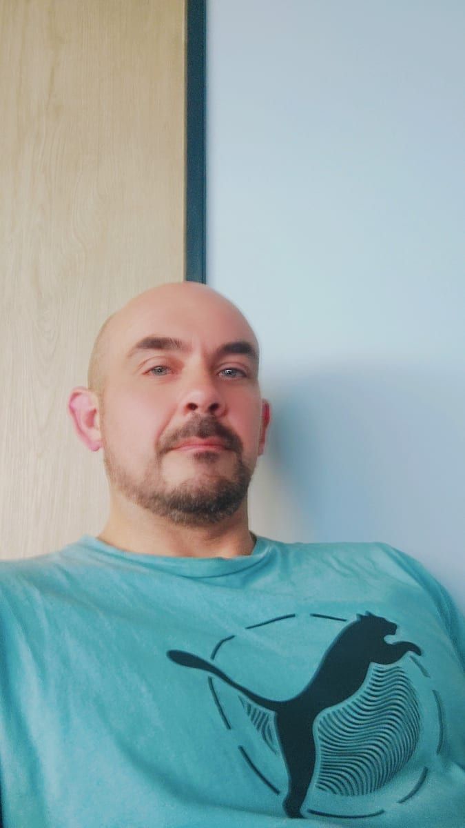 Egan - Site de rencontre gay à Brail Profil de Egan, 35 ans, Site de rencontre gay à Brail (Grisons)