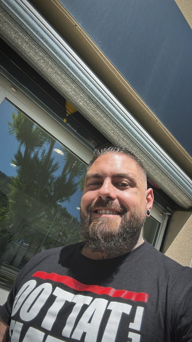 Mériadec - Site de rencontre gay à Sergey Profil de Mériadec, 44 ans, Site de rencontre gay à Sergey (Vaud)