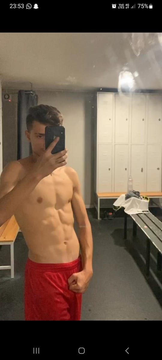 Saül - Site de rencontre gay à Panex Profil de Saül, 25 ans, Site de rencontre gay à Panex (Vaud)