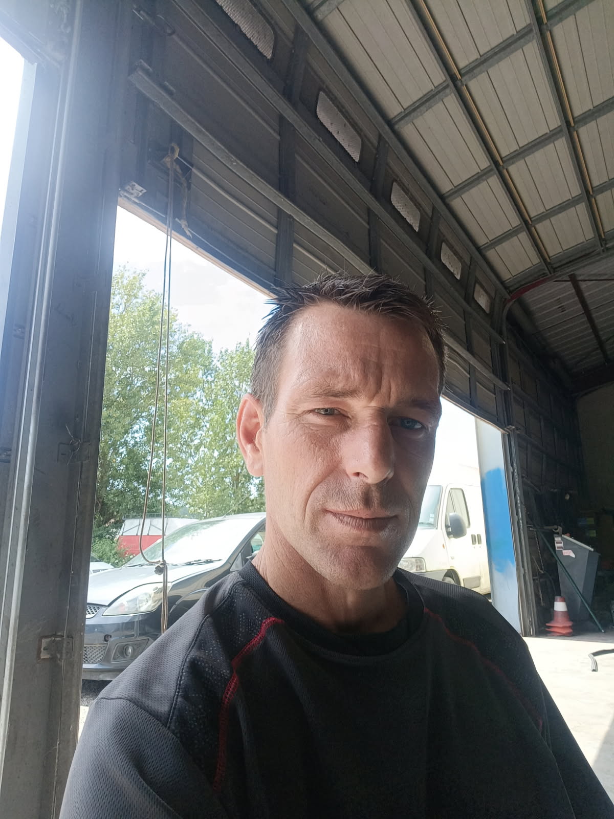 Airon - Site de rencontre gay à Trin Profil de Airon, 44 ans, Site de rencontre gay à Trin (Grisons)