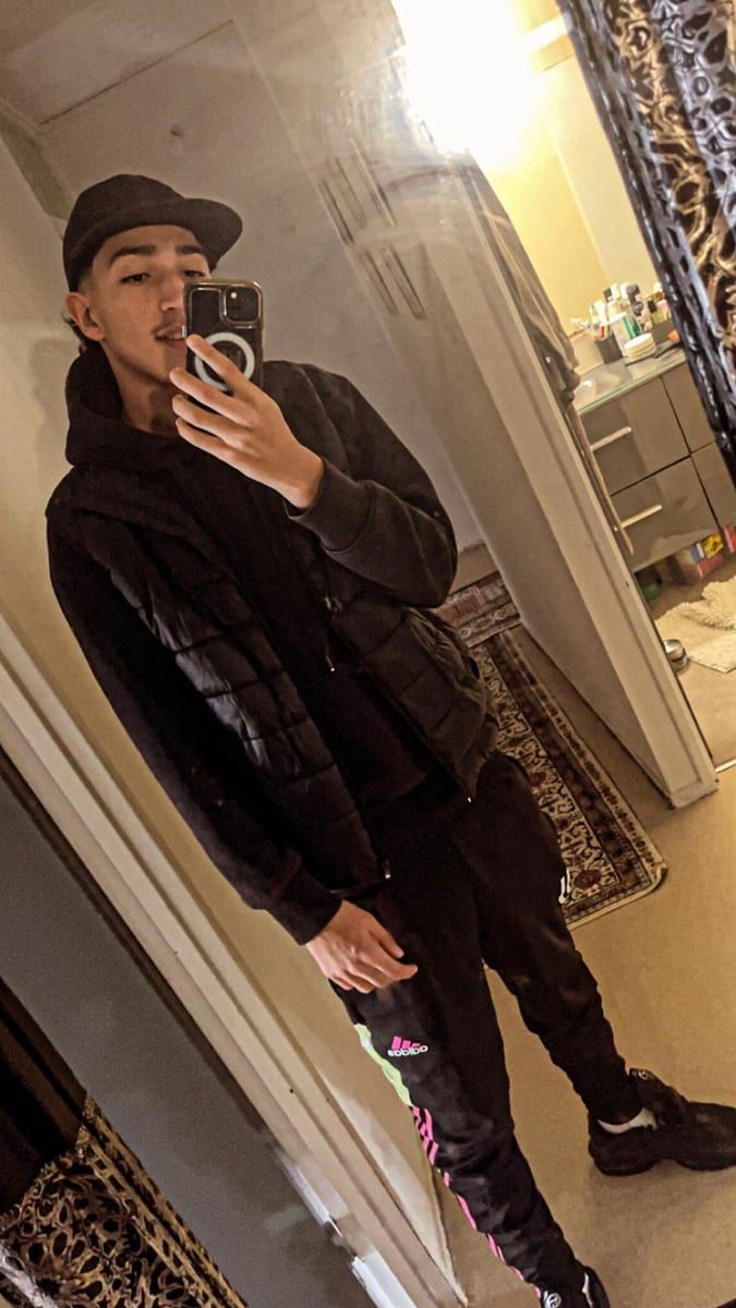 Vladimir - Site de rencontre gay à Zollbrück Profil de Vladimir, 38 ans, Site de rencontre gay à Zollbrück (Berne)