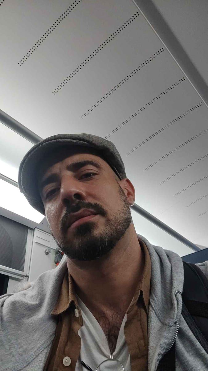 Sofyan - Site de rencontre gay à Riom Profil de Sofyan, 27 ans, Site de rencontre gay à Riom (Grisons)