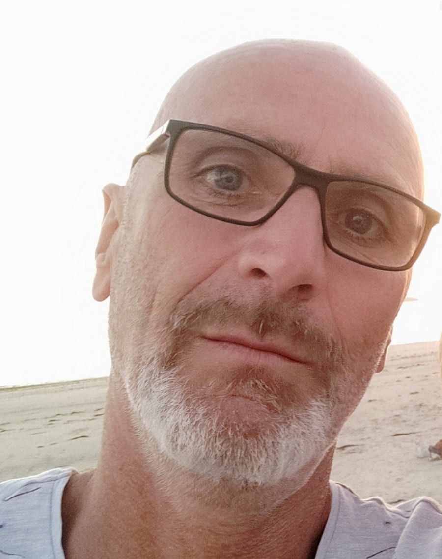 Dony - Site de rencontre gay à Brail Profil de Dony, 39 ans, Site de rencontre gay à Brail (Grisons)