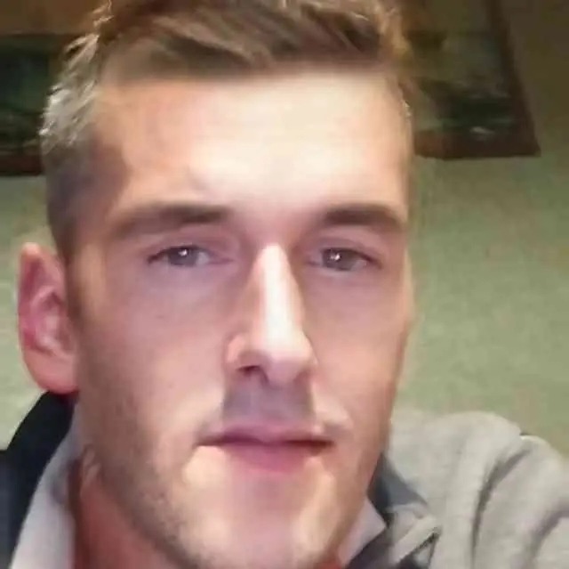 Elwenn - Site de rencontre gay à Kottwil Profil de Elwenn, 33 ans, Site de rencontre gay à Kottwil (Lucerne)