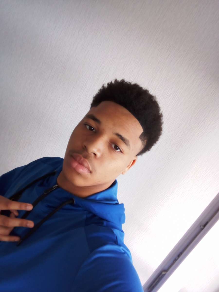 Jocelin - Site de rencontre gay à Tenna Profil de Jocelin, 34 ans, Site de rencontre gay à Tenna (Grisons)