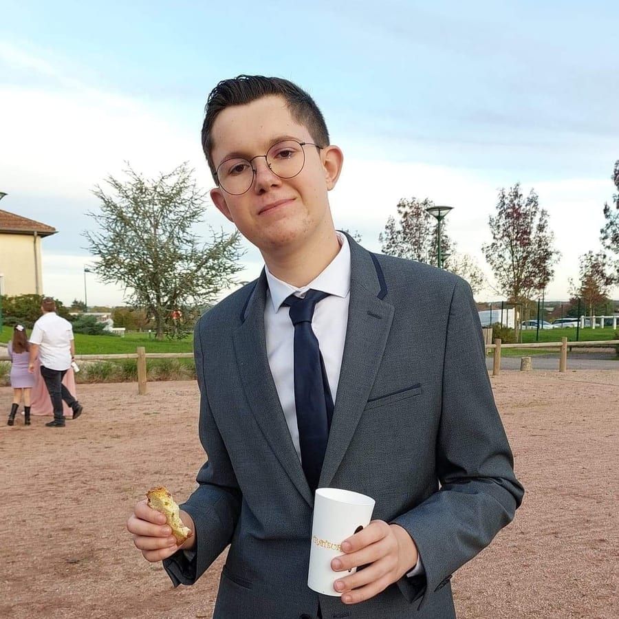 Loury - Site de rencontre gay à Champfèr Profil de Loury, 34 ans, Site de rencontre gay à Champfèr (Grisons)