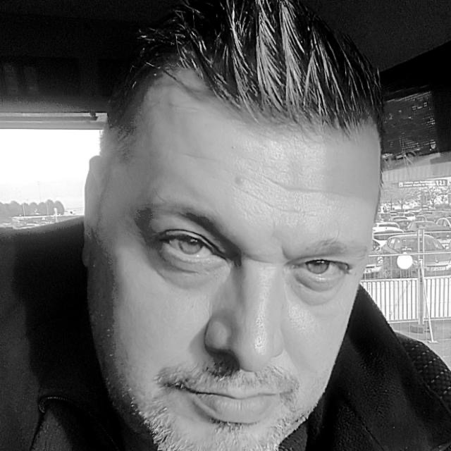 Abderahmen - Site de rencontre gay à Susch Profil de Abderahmen, 24 ans, Site de rencontre gay à Susch (Grisons)