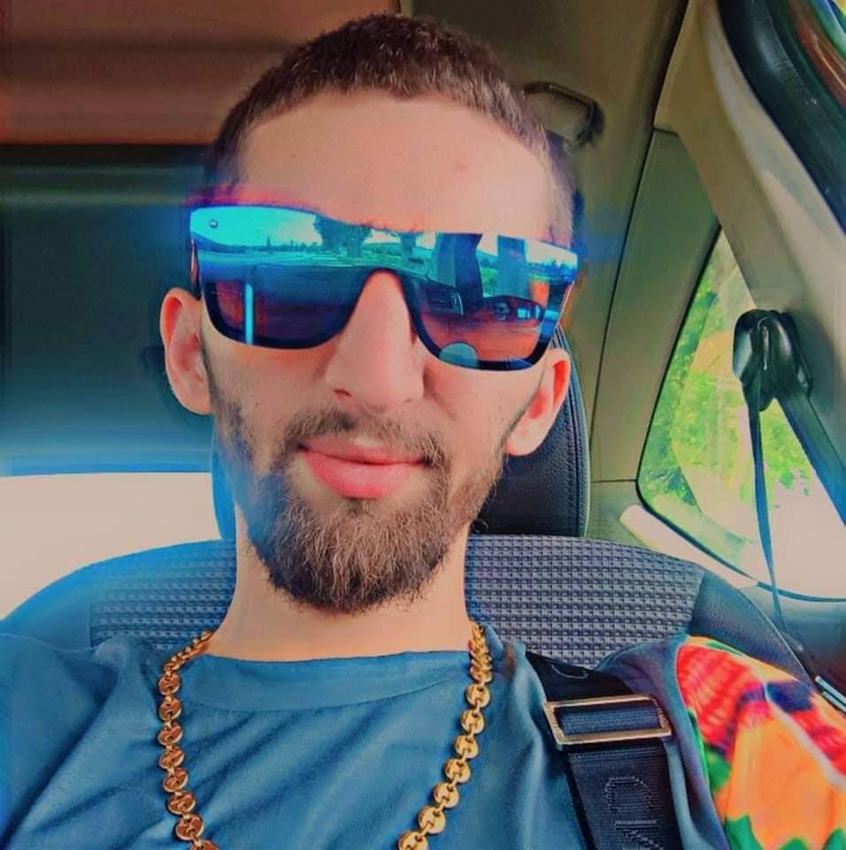 Laszlo - Site de rencontre gay à Sent Profil de Laszlo, 34 ans, Site de rencontre gay à Sent (Grisons)