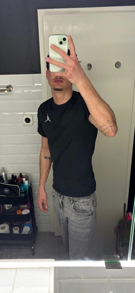 Marouane - Site de rencontre gay à Vals Profil de Marouane, 29 ans, Site de rencontre gay à Vals (Grisons)