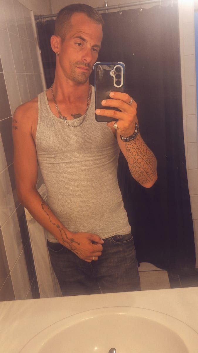 Bienvenido - Site de rencontre gay à Churwalden Profil de Bienvenido, 37 ans, Site de rencontre gay à Churwalden (Grisons)
