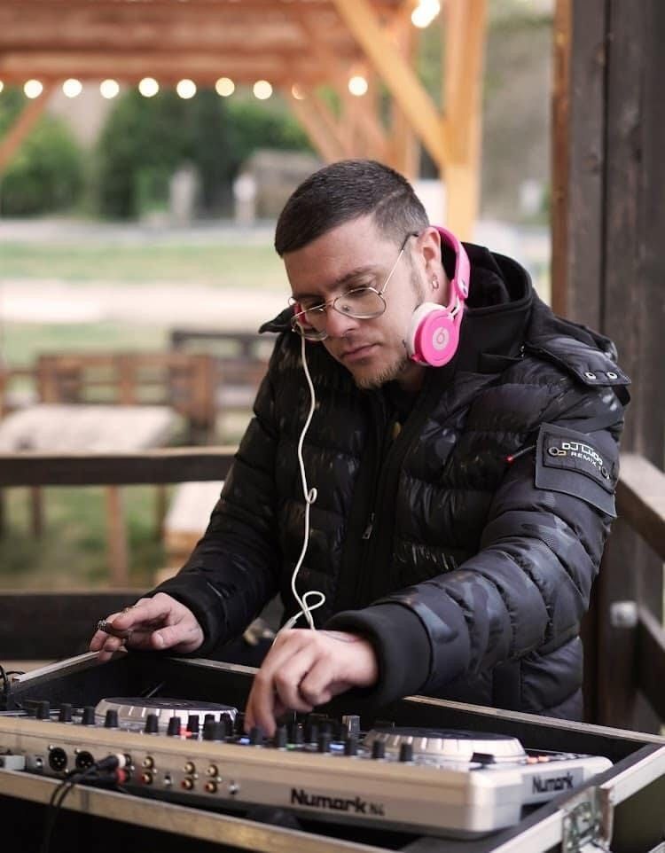 Mirko - Site de rencontre gay à Zollikofen Profil de Mirko, 23 ans, Site de rencontre gay à Zollikofen (Berne)