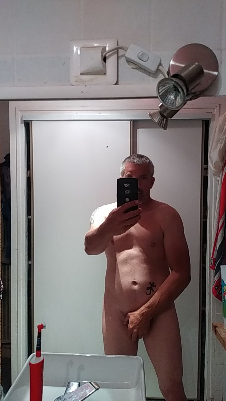 Nara - Site de rencontre gay à Sumvitg Profil de Nara, 33 ans, Site de rencontre gay à Sumvitg (Grisons)