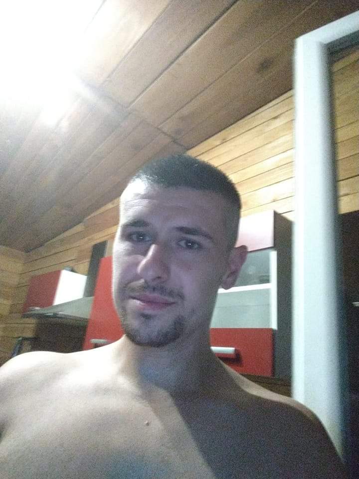Reza - Site de rencontre gay à Parsonz Profil de Reza, 37 ans, Site de rencontre gay à Parsonz (Grisons)
