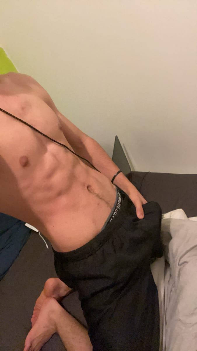 Zarko - Site de rencontre gay à Lüen Profil de Zarko, 22 ans, Site de rencontre gay à Lüen (Grisons)