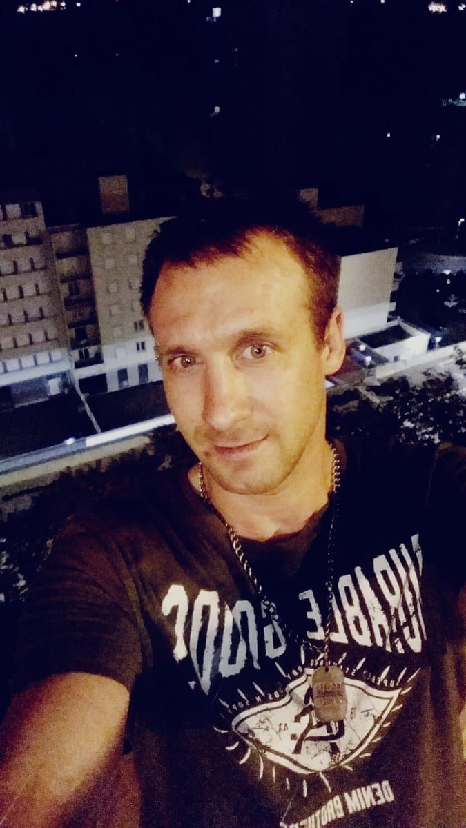 Abdoul-malik - Site de rencontre gay à Molinis Profil de Abdoul-malik, 34 ans, Site de rencontre gay à Molinis (Grisons)