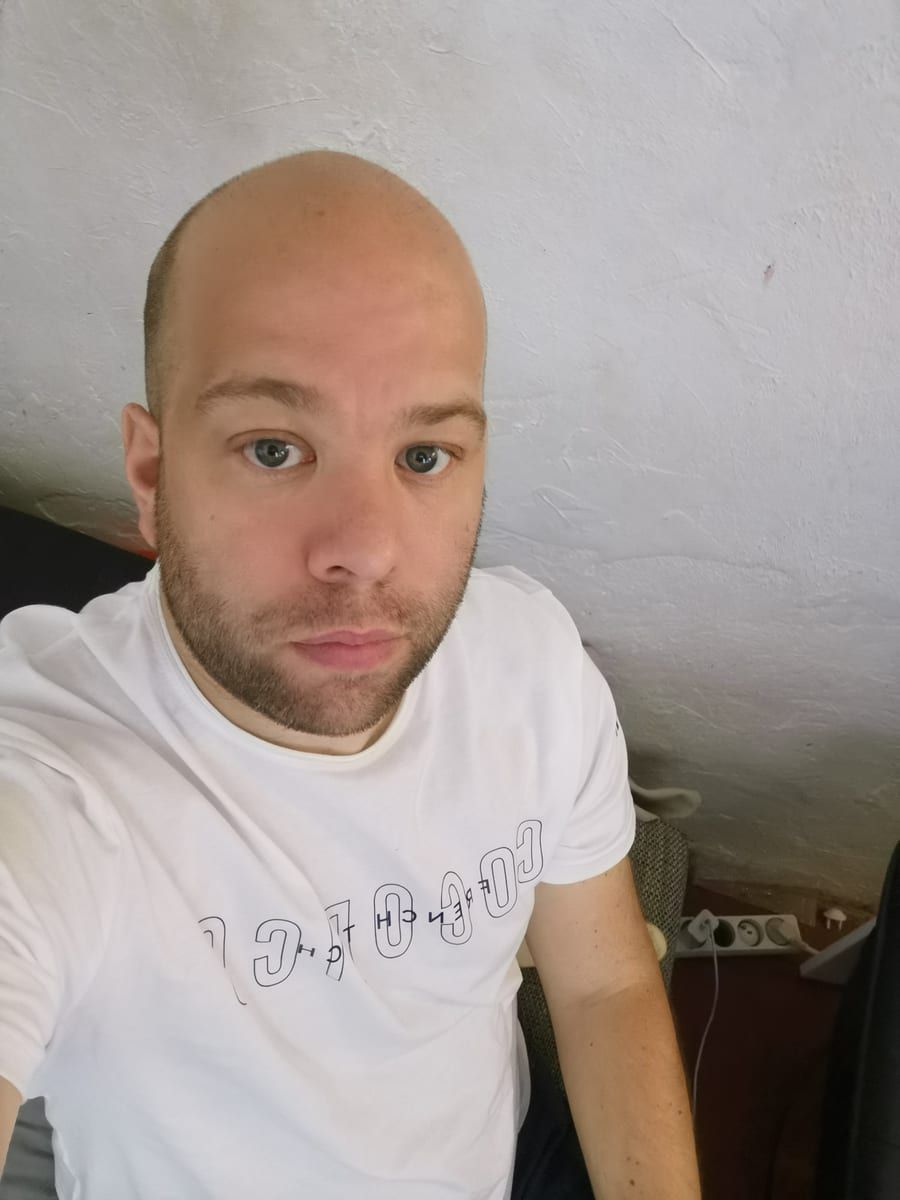 Kory - Site de rencontre gay à Zizers Profil de Kory, 42 ans, Site de rencontre gay à Zizers (Grisons)