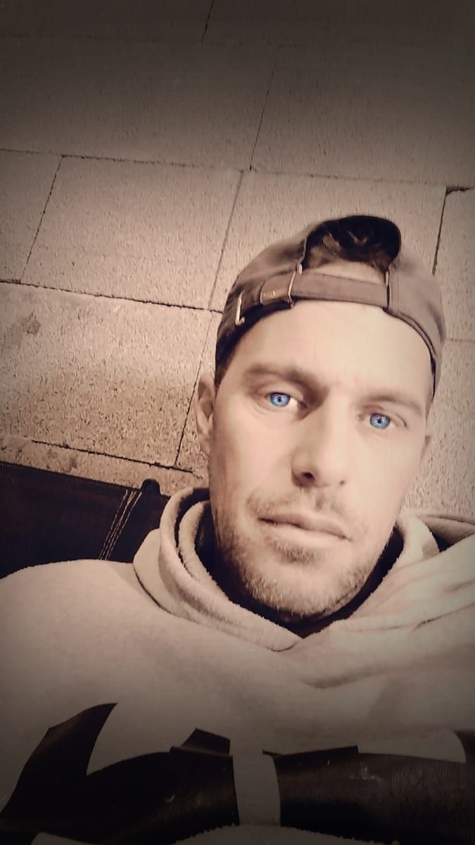 Mane - Site de rencontre gay à Verdabbio Profil de Mane, 27 ans, Site de rencontre gay à Verdabbio (Grisons)